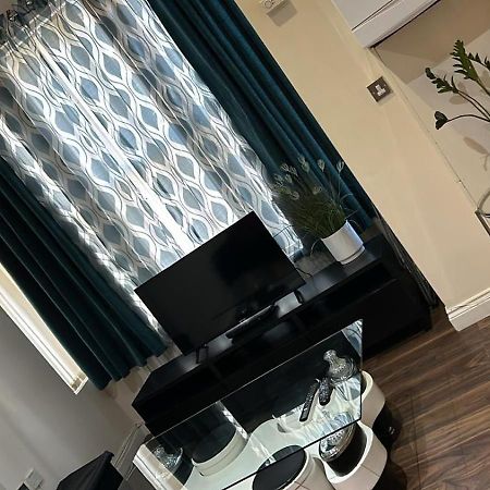 Luxurious 2 Bed Apartment Bedford Eksteriør billede