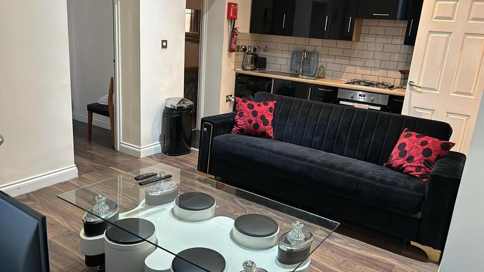 Luxurious 2 Bed Apartment Bedford Eksteriør billede