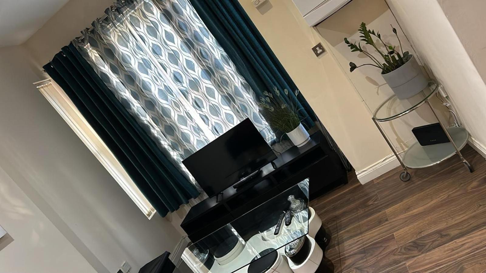 Luxurious 2 Bed Apartment Bedford Eksteriør billede