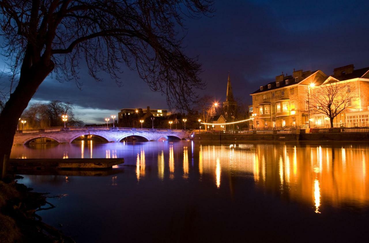 Luxurious 2 Bed Apartment Bedford Eksteriør billede